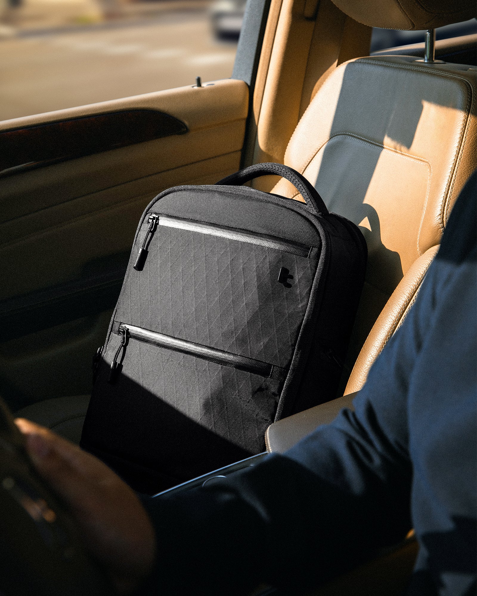 Kit Business Travel - Mochila XPac t73 + Portapasaportes T03