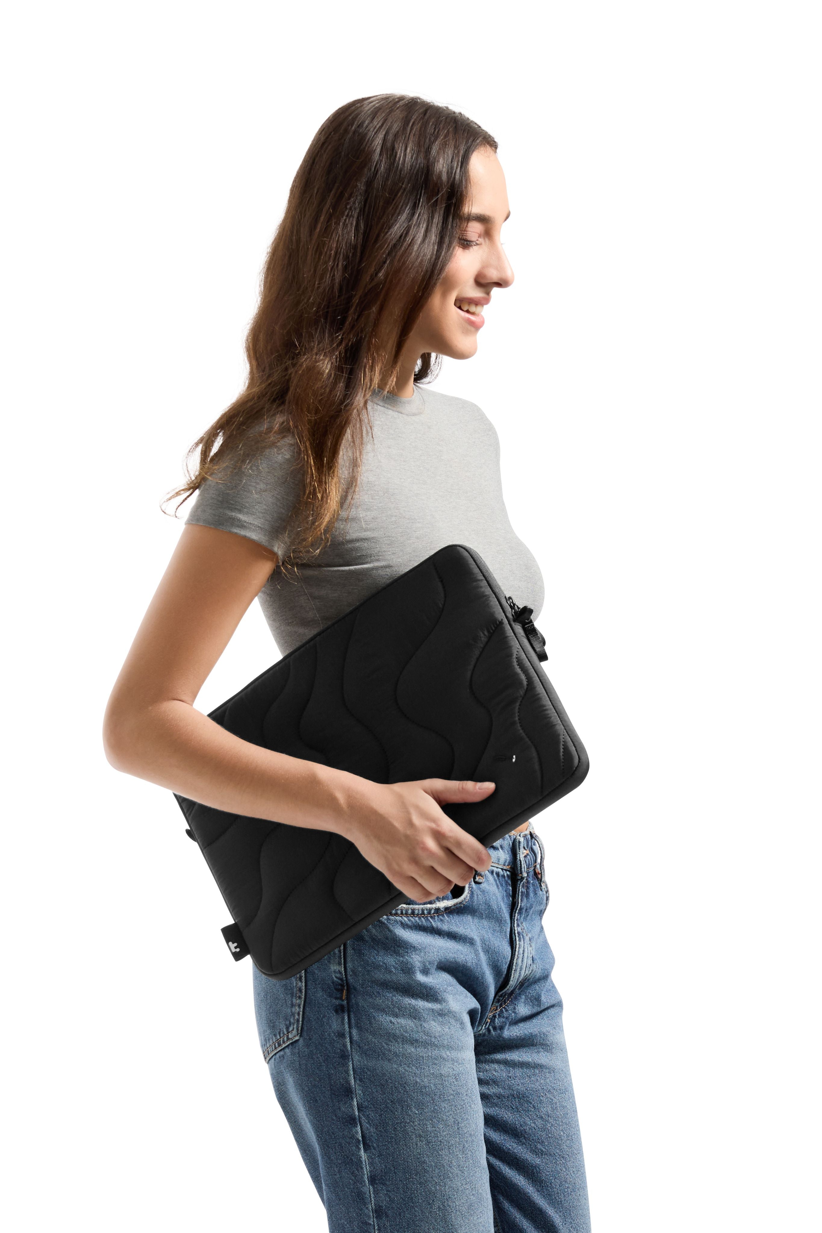 Kit tech: Mochila Navigator T71 + Funda para laptop Terra A27