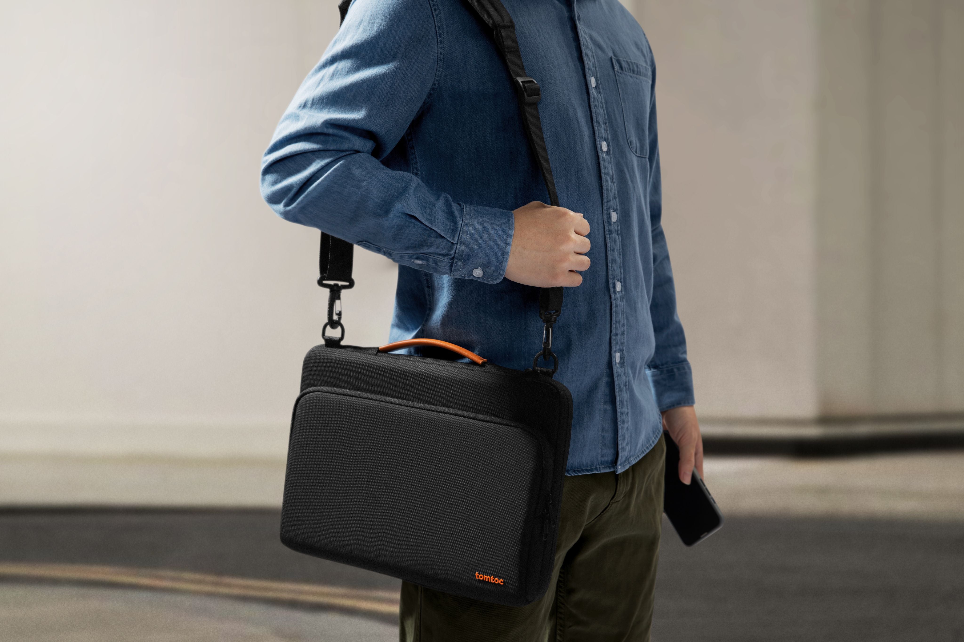Bolso de hombro para portátil Defender-A40