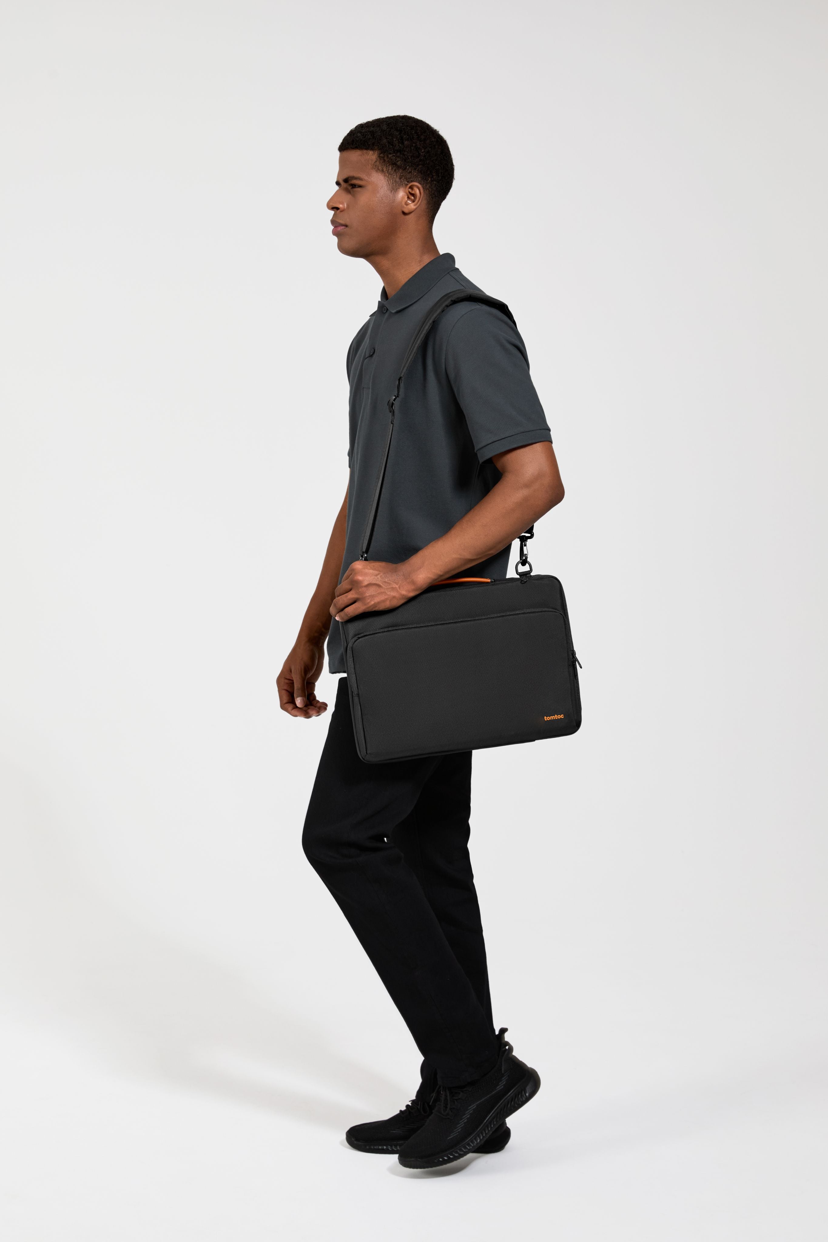 Bolso de hombro para portátil Defender-A40