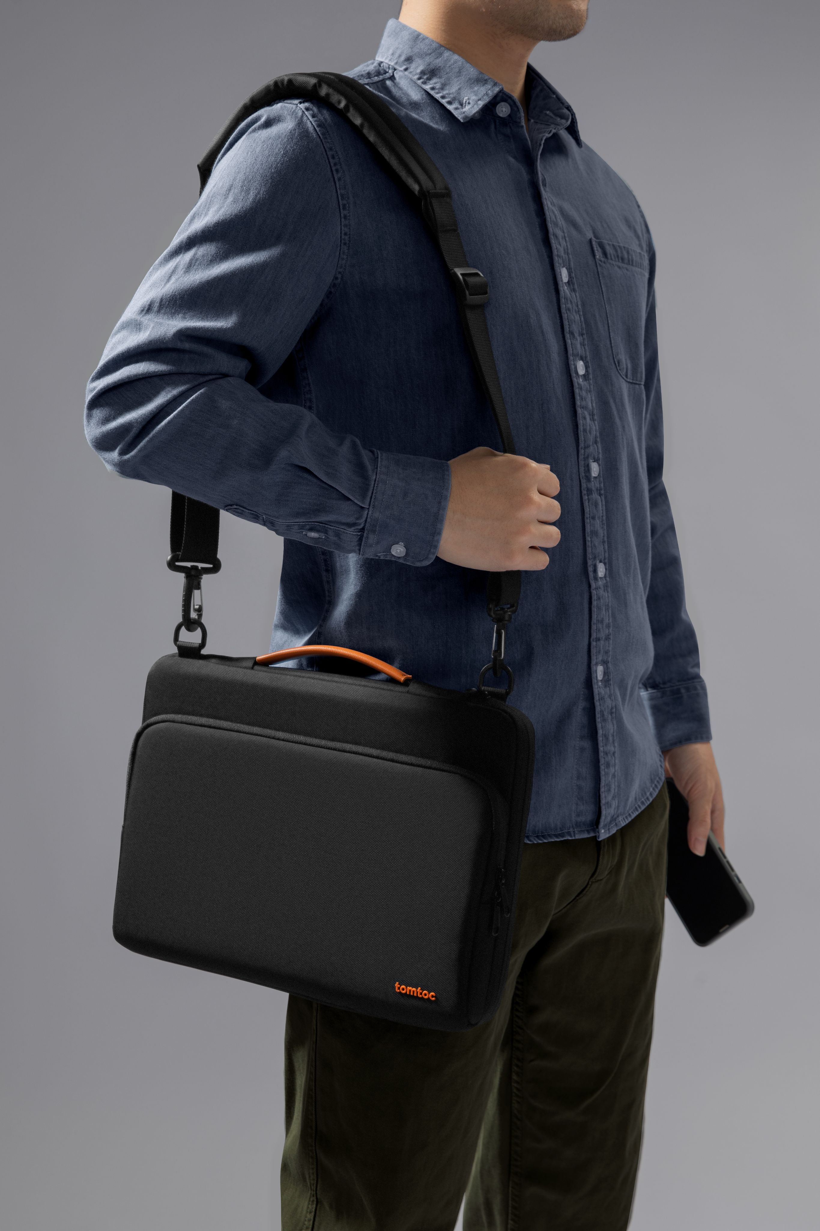 Bolso de hombro para portátil Defender-A40