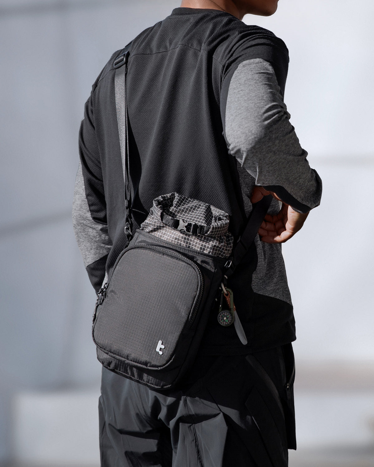 G50 - Mochila Rolltop Sling - JoyCarry