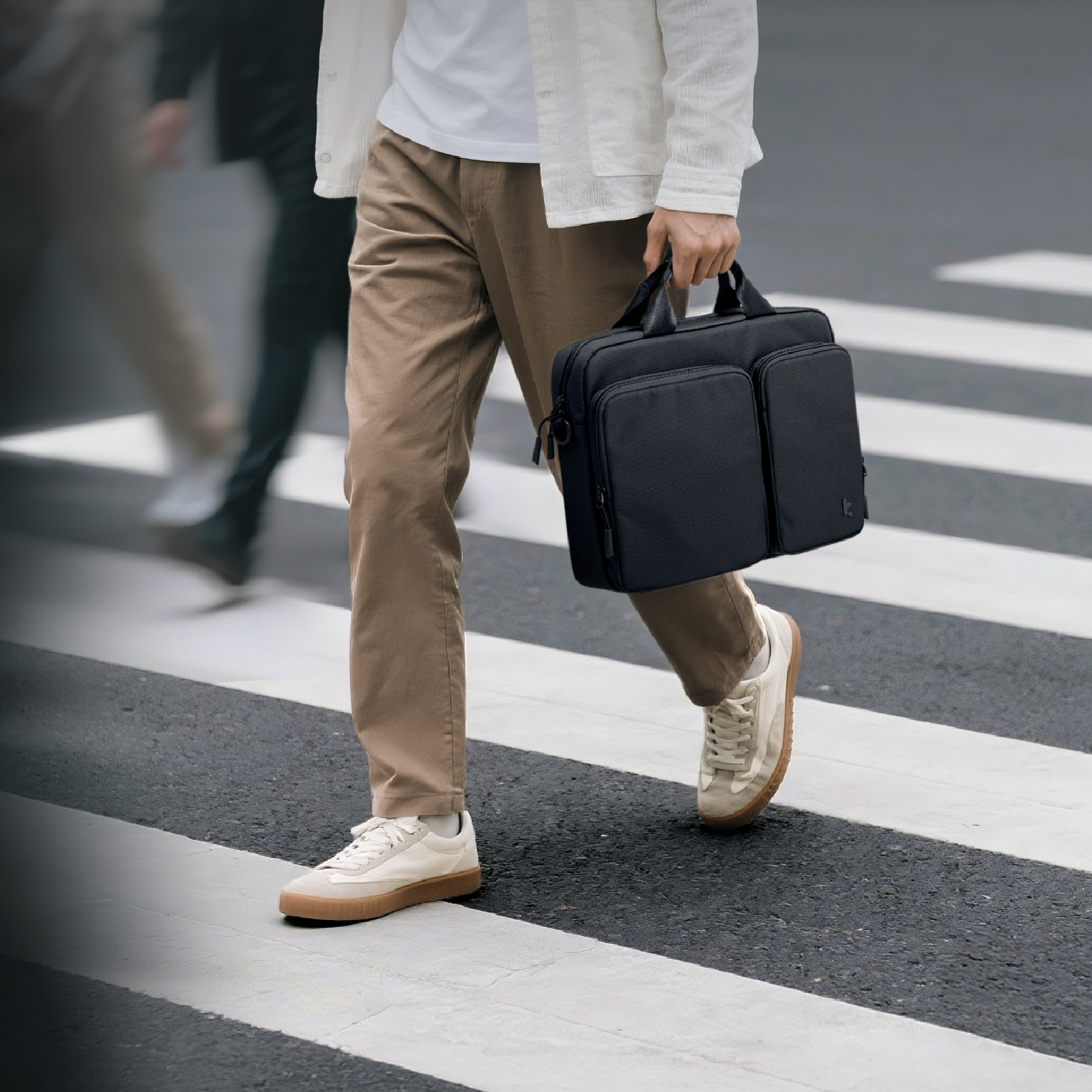 Maletin/ Portafolio para laptop Defender - A33