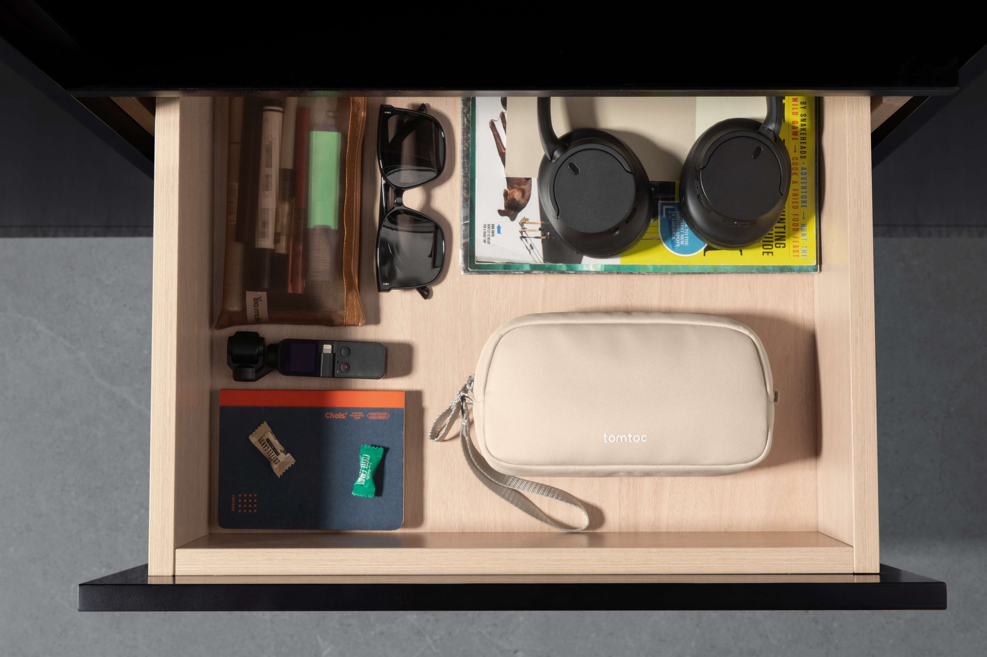 Estuche de accesorios electrónicos Light-T12