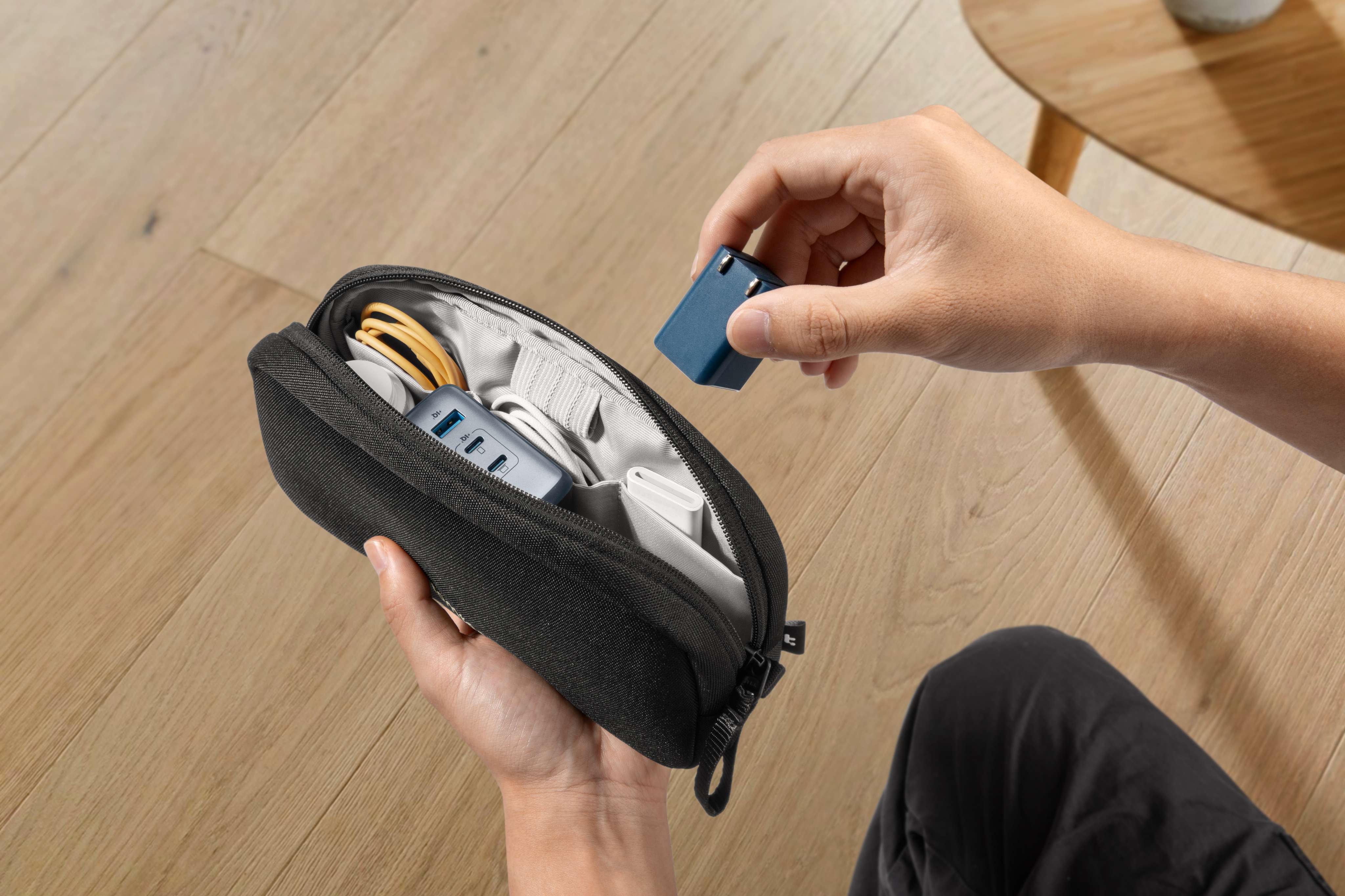 Estuche de accesorios electrónicos Light-T12