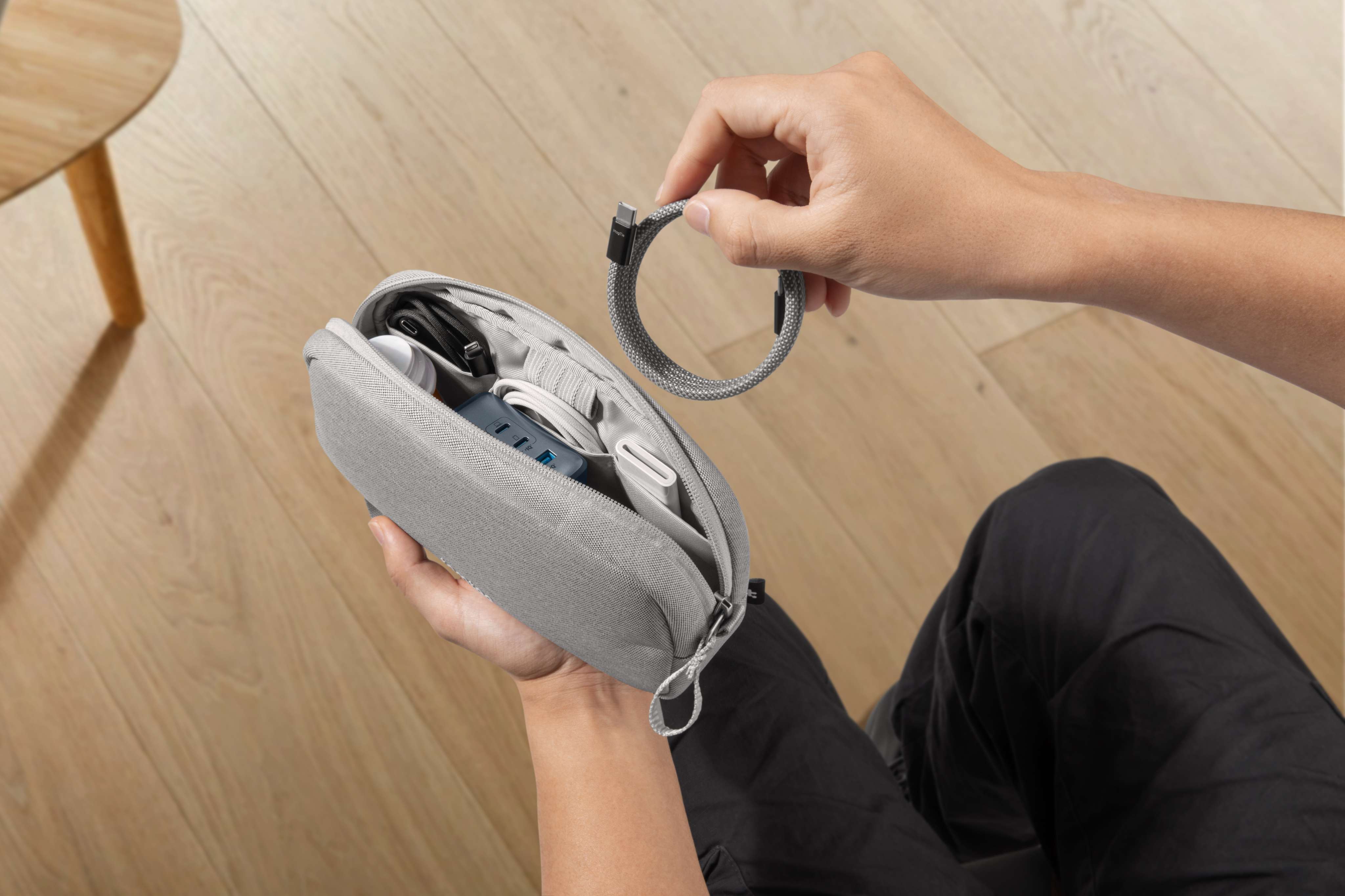 Estuche de accesorios electrónicos Light-T12